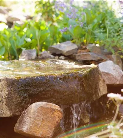 Findlinge im Garten - Sitzgelegenheit, Wasserfall oder Dekoelement
